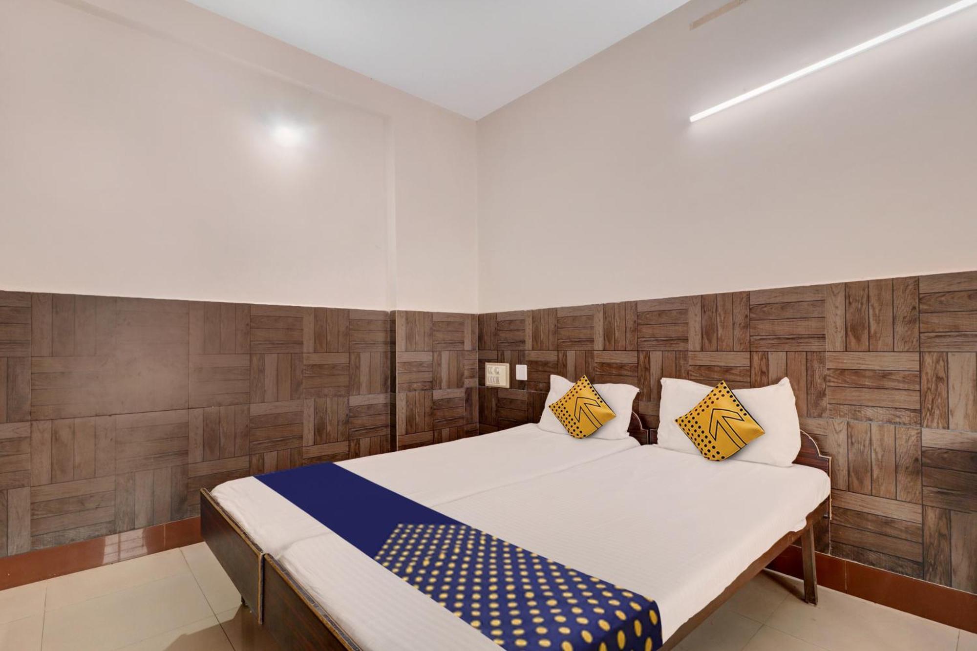 Hotel Spot On Ganga Yatri Nivas Gundlupet Esterno foto