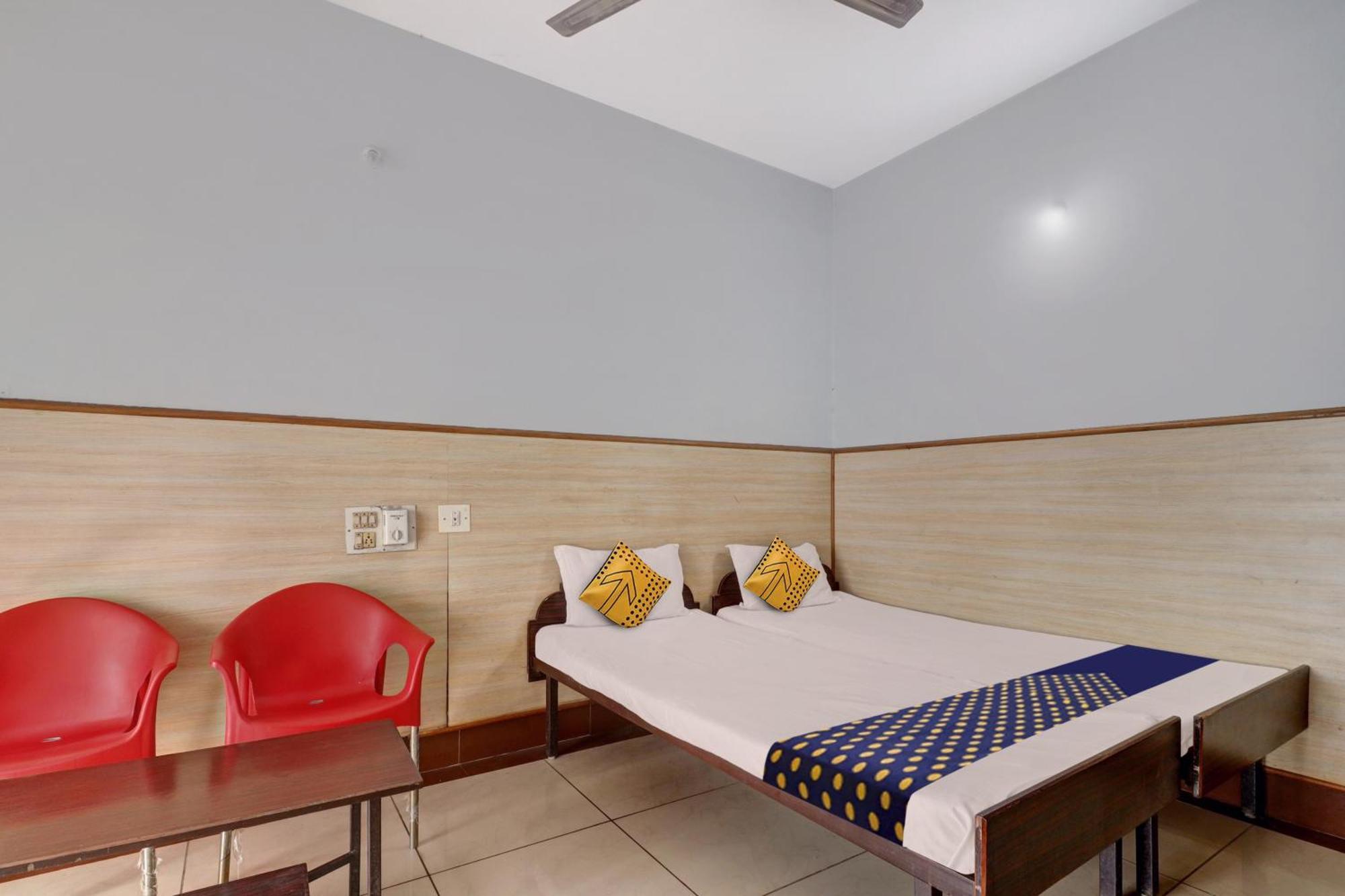 Hotel Spot On Ganga Yatri Nivas Gundlupet Esterno foto