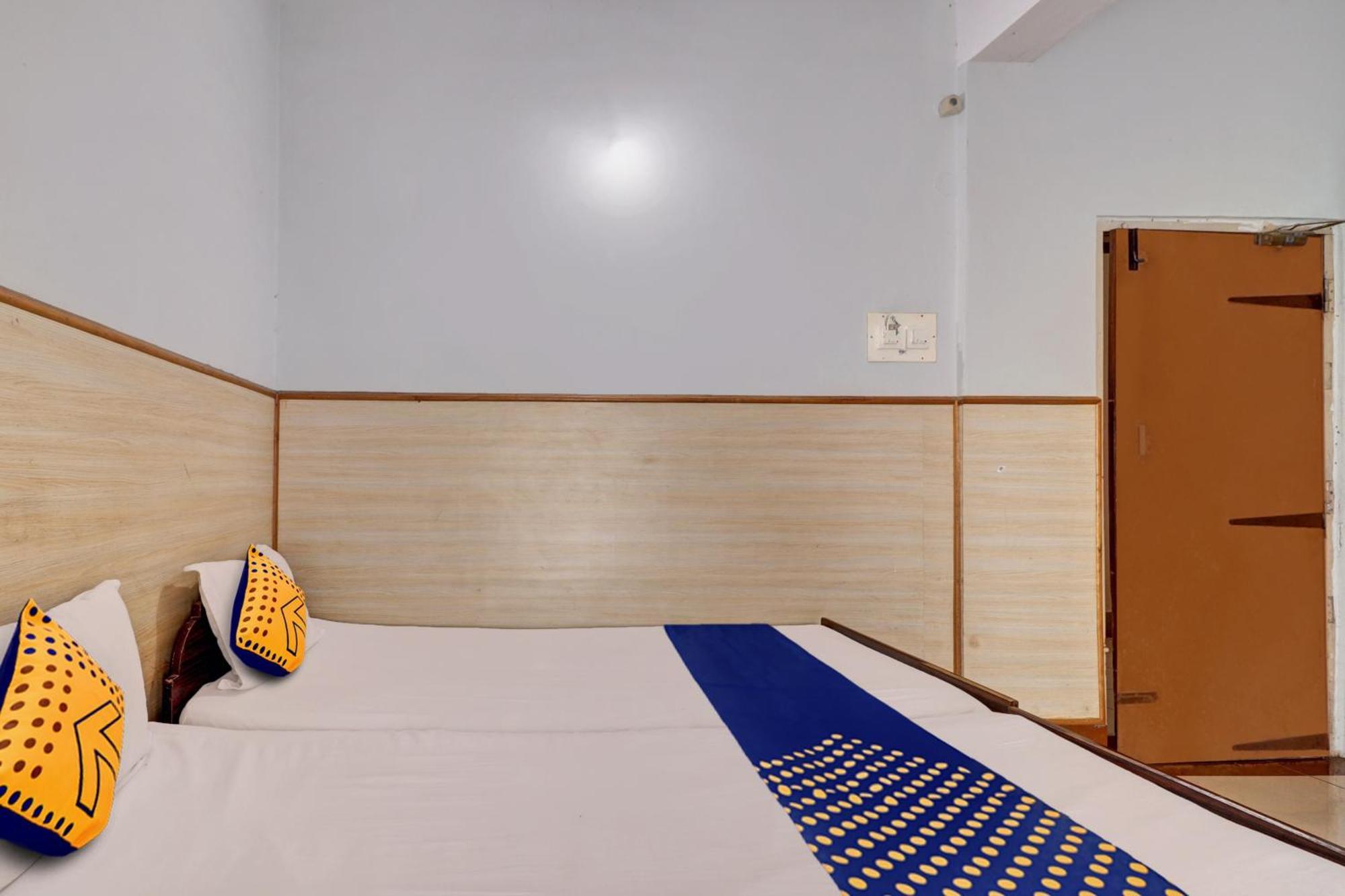 Hotel Spot On Ganga Yatri Nivas Gundlupet Esterno foto
