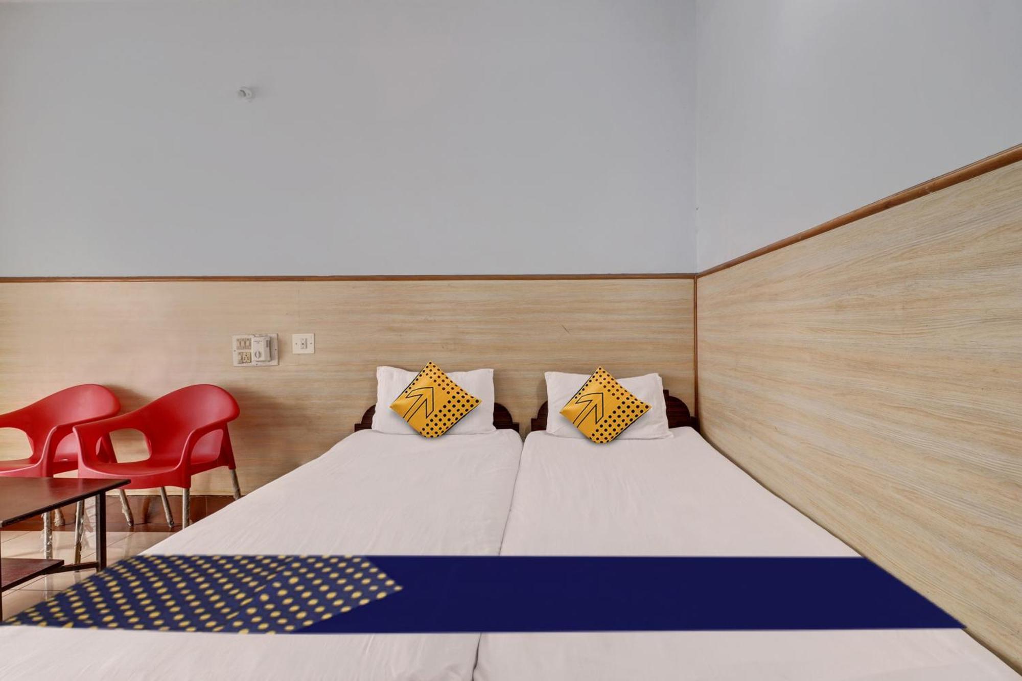 Hotel Spot On Ganga Yatri Nivas Gundlupet Esterno foto